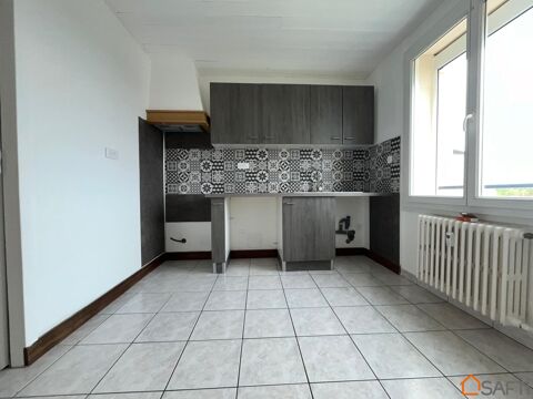 Appartement totalement rénové 122000 Poligny (39800)