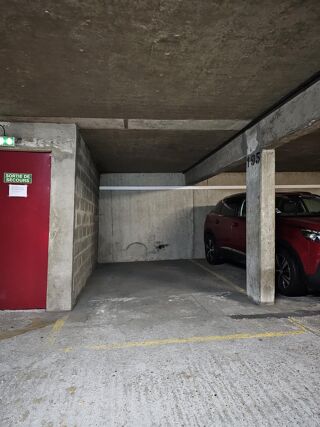  Parking / Garage  louer 