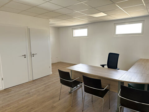   Avancy ( Commune de Sainte Barbe ) Ensemble de bureaux 