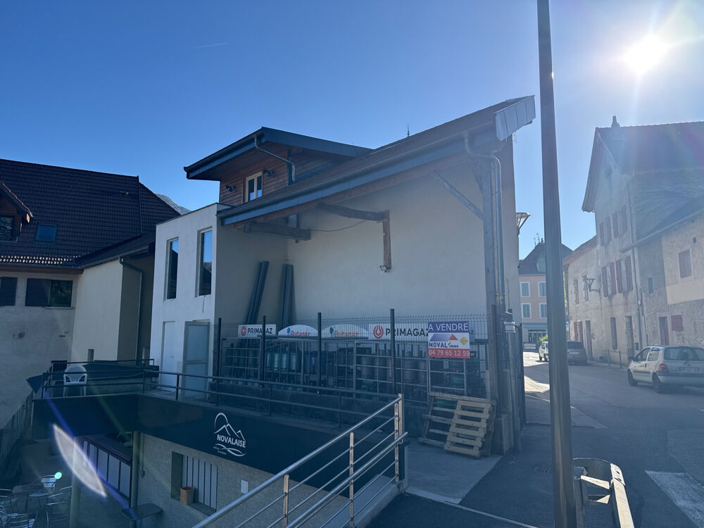 Vente Immeuble centre village Novalaise