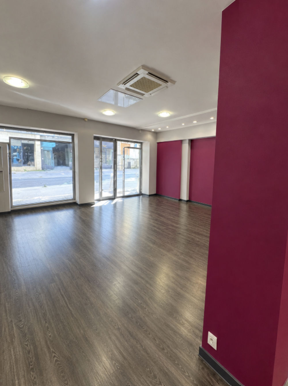   Droit au Bail à Céder - Annecy secteur Shopping - 55m2 avec vitrine 