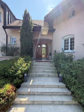  Maison  vendre 12 pices 517 m