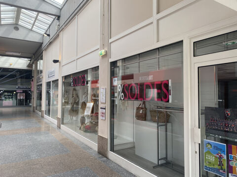 Murs Local Commercial - 397m2 - Oyonnax coeur de ville (Grenette) 443000 01100 Oyonnax