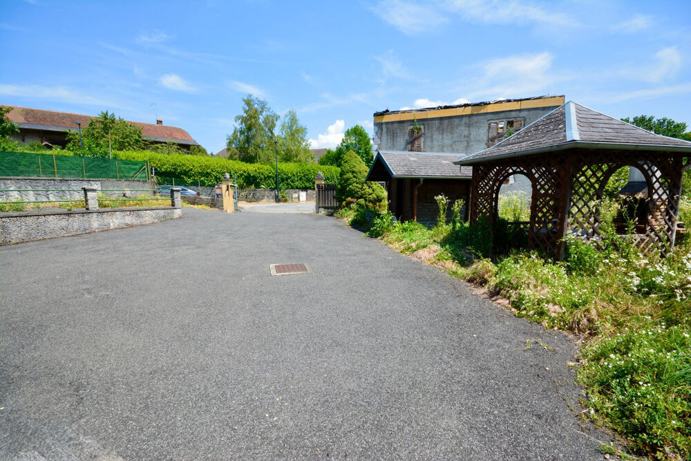 Espace et potentiel! Maison de 221 m2 + combles sur les hauteurs d'Annecy le Vieux