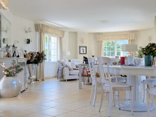  Maison  vendre 12 pices 517 m