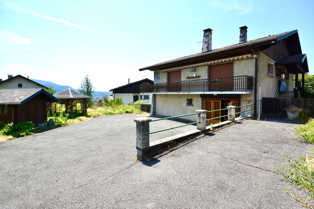 Espace et potentiel! Maison de 221 m2 + combles sur les hauteurs d'Annecy le Vieux