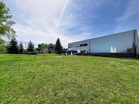   Alby-sur-Chéran / Local mixte de 604m2 + 4400m2 d'espaces extérieurs! 
