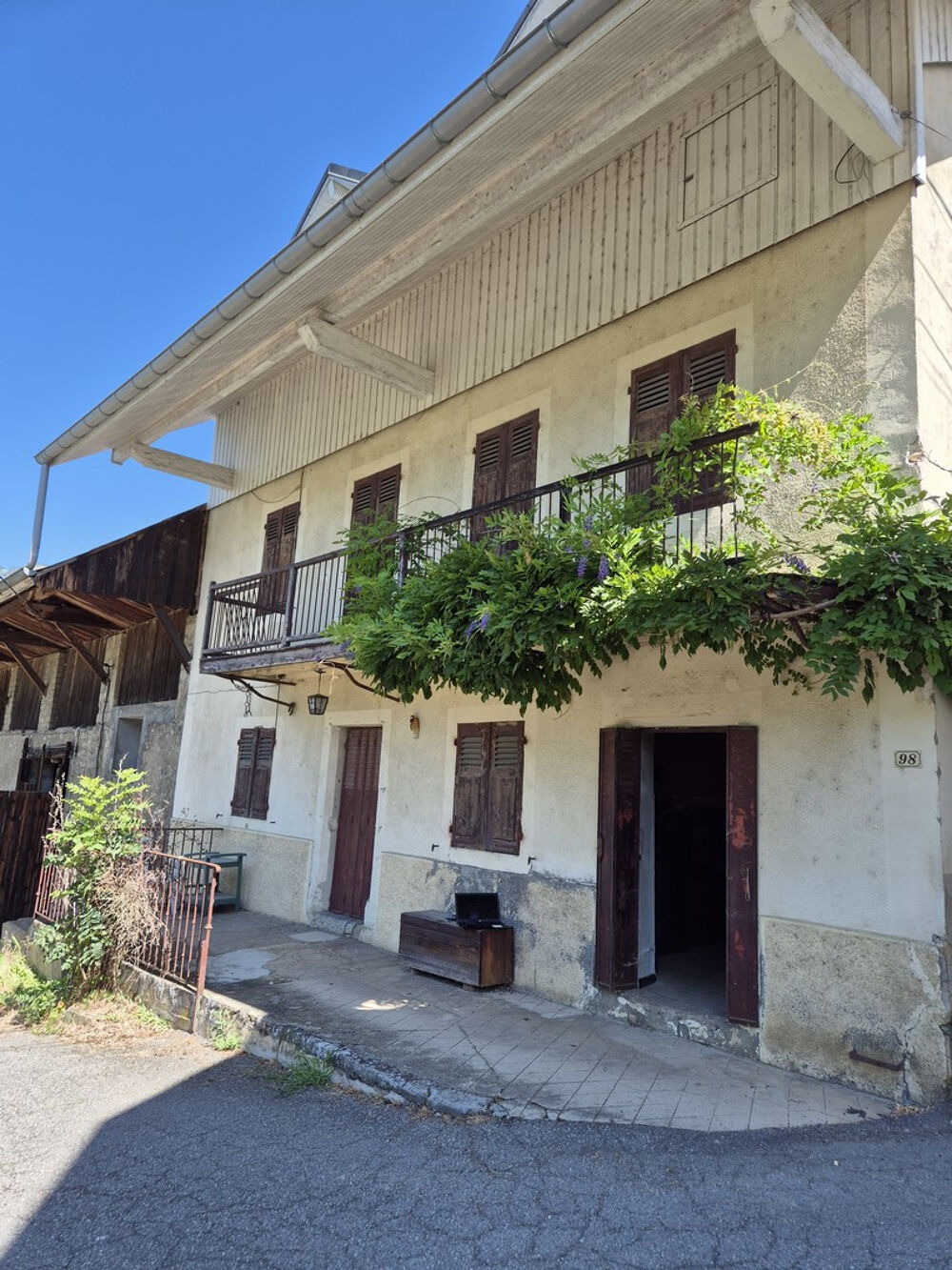Vente Propriété/Château Maison à rénover avec grange attenante Planaise