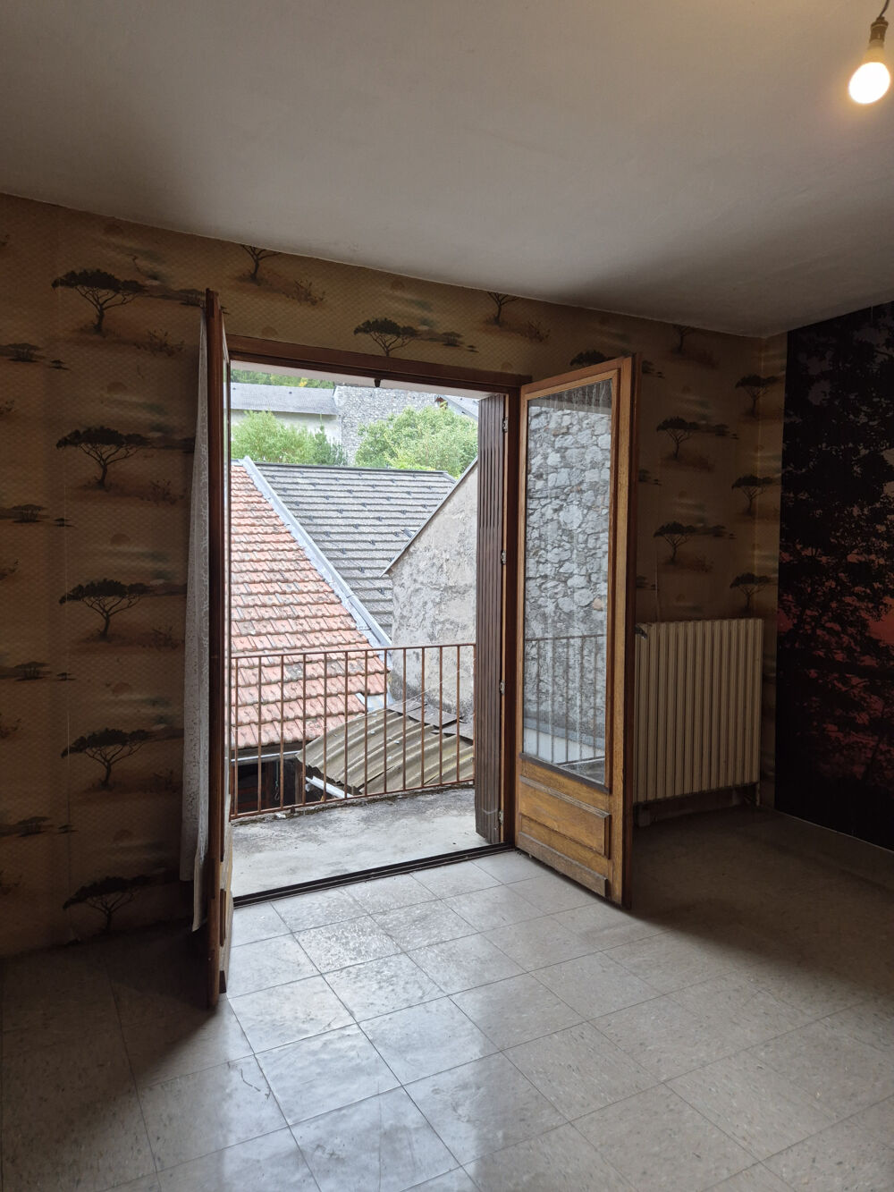 Vente Maison Maison de ville avec cour intérieure et dépendance Montmelian