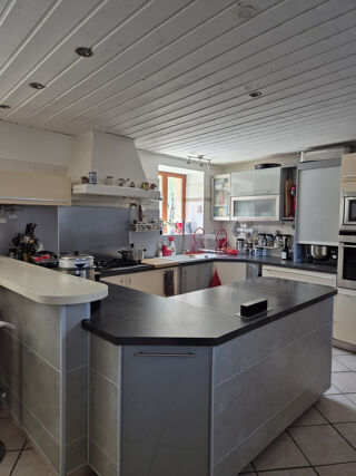  Propri�t�/ch�teau � vendre 7 pi�ces 182 m�