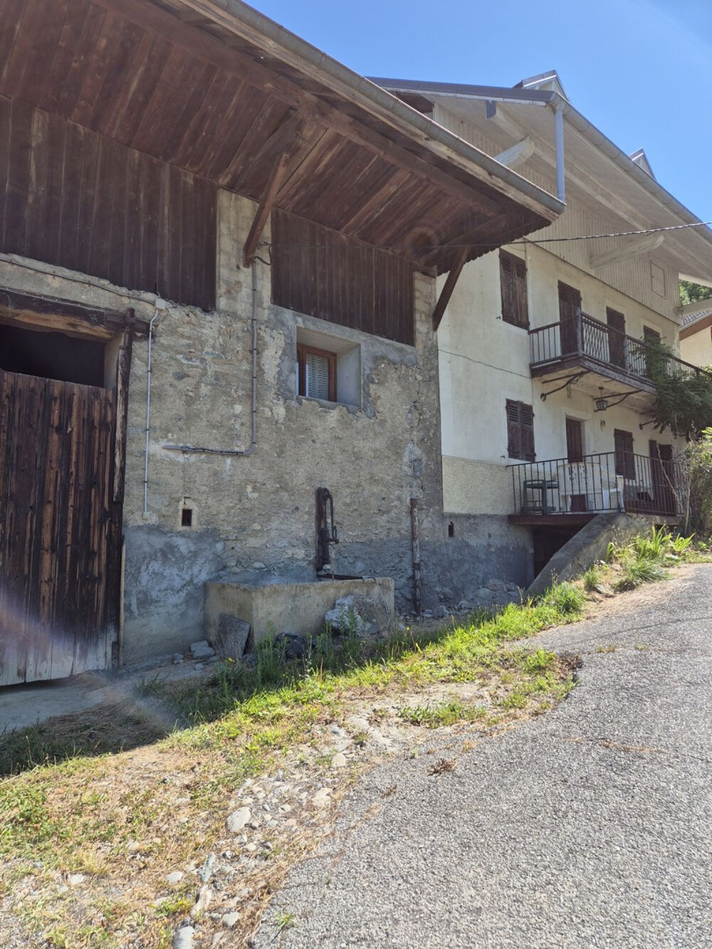 Vente Propriété/Château Maison à rénover avec grange attenante Planaise