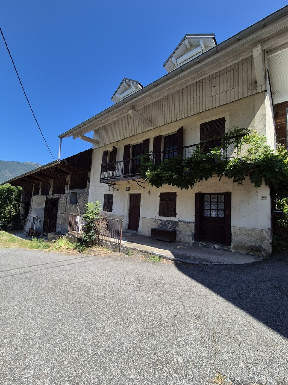 Vente Propriété/Château Maison à rénover avec grange attenante Planaise
