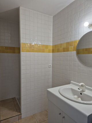  Appartement à louer 4 pièces 65 m²