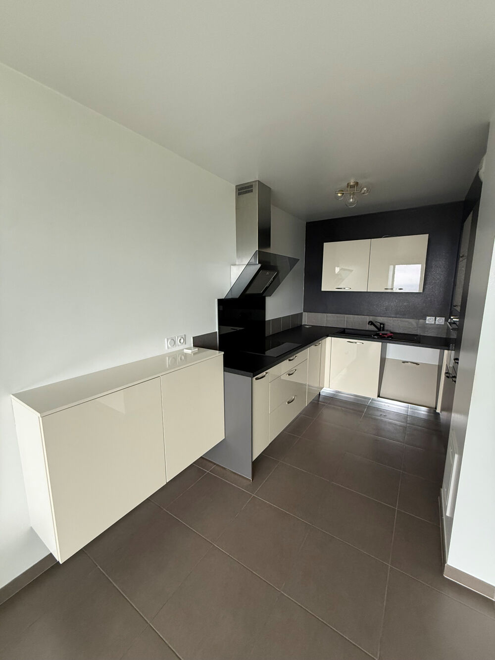 Location Appartement Appartement T2 récent avec vue dégagée Bassens