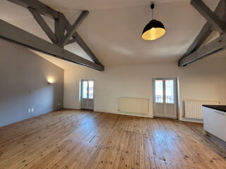  Appartement à louer 3 pièces 76 m²