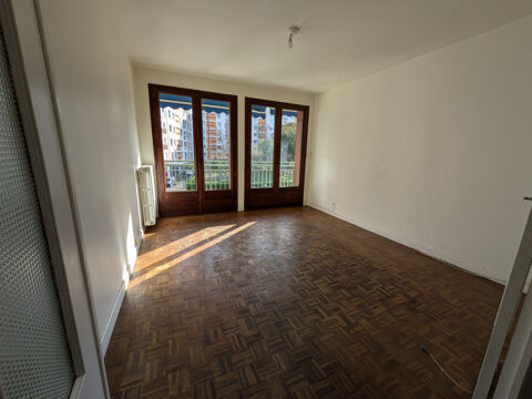   Grand T2 lumineux avec balcon. Appartement - 2 pice(s) - 52 m