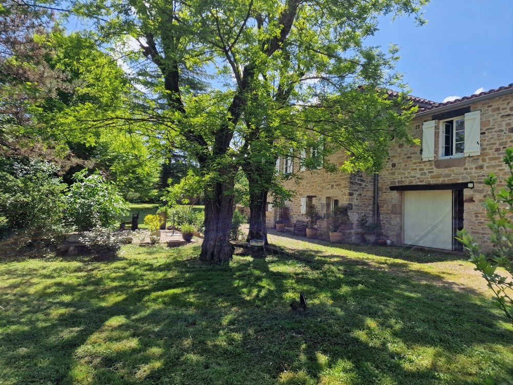 EXCLUSIVITE A MILHARS Belle maison en pierre Rénovée de 167 m2 sur parc de 3485m2