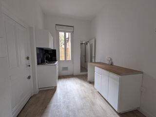  Appartement à louer 2 pièces 28 m²