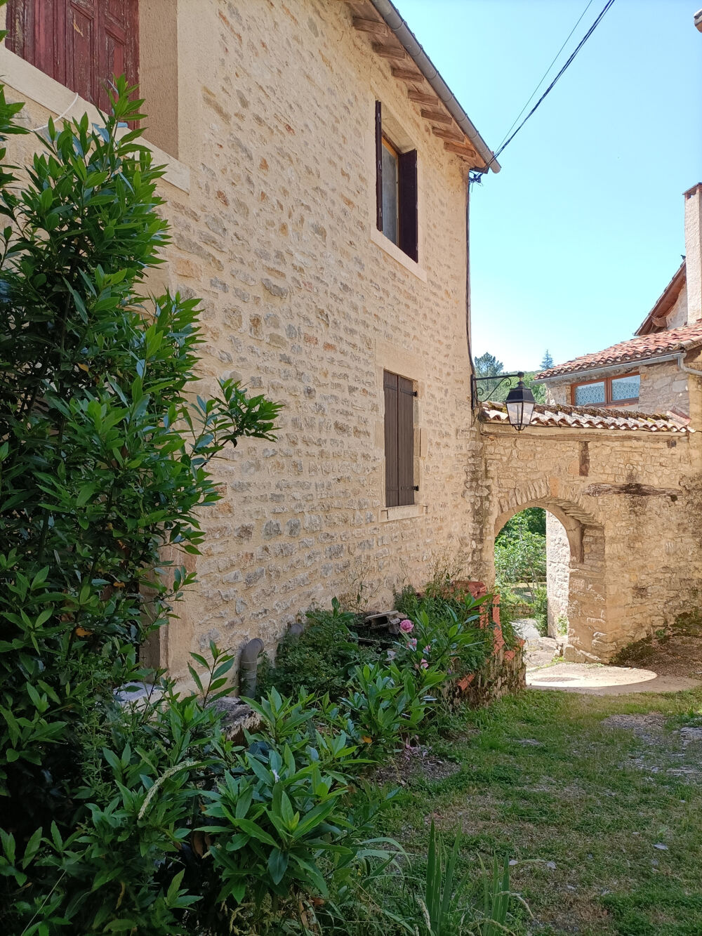 MILHARS ,Maison de village ,2 logements possibles 250 m2