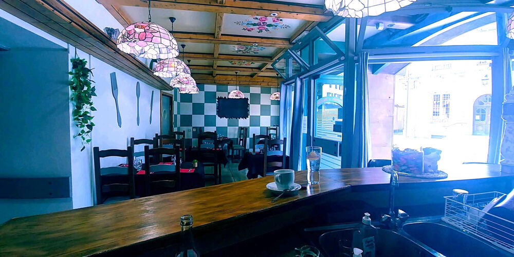   FONDS DE COMMERCE BAR /RESTAURANT/ TRAITEUR AMBULANT TRES BIEN PLACE 