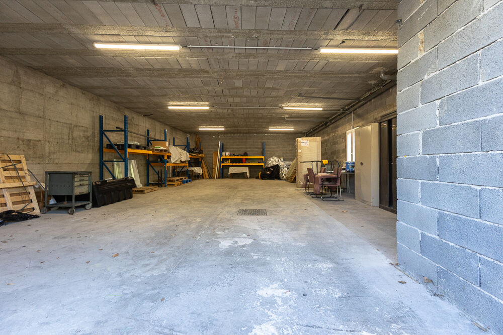   Opportunité   Local commercial / dépôt de plain-pied   Le Rouret 