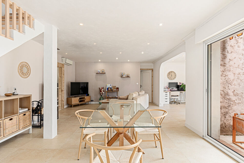 � vendre  Maison Saint-C�zaire-sur-Siagne (06530)