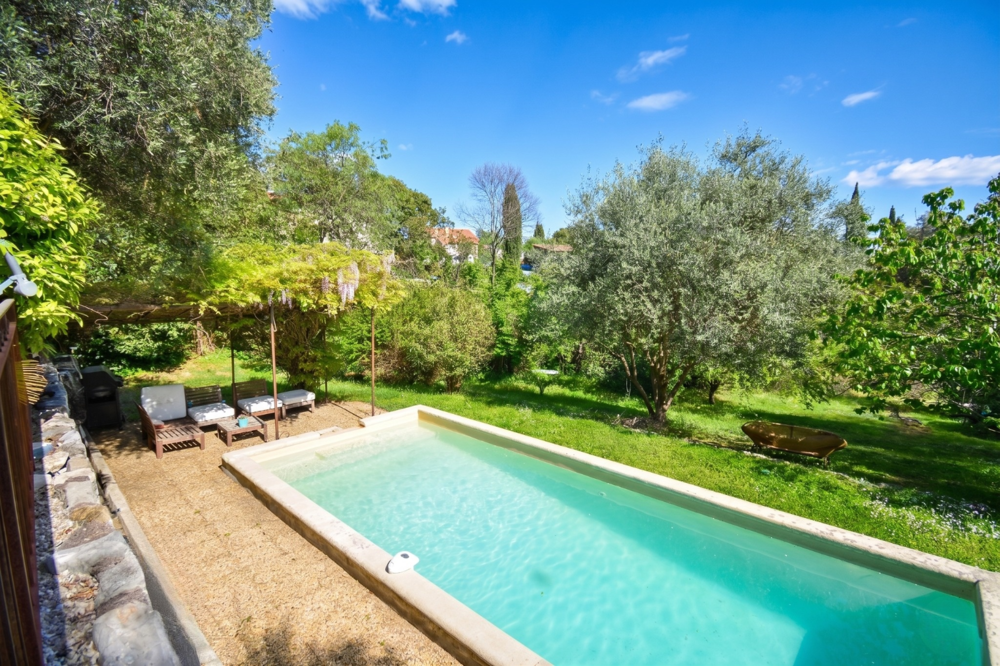 Maison 10 pièces 198 m² · à Grasse · 198 m² · 795 000 €