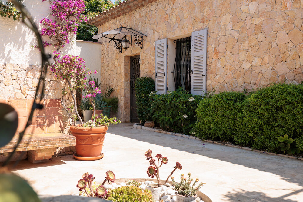 à vendre  Maison Antibes (06600)