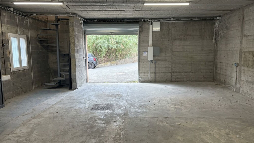   À louer 70m2   Local commercial / dépôt   Le Rouret 
