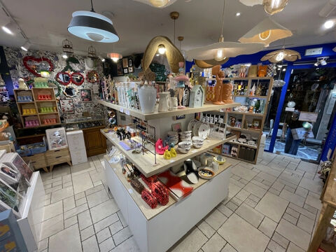   Opportunité rare au cœur du Vieil Antibes : Commerce de décoration clé en main 