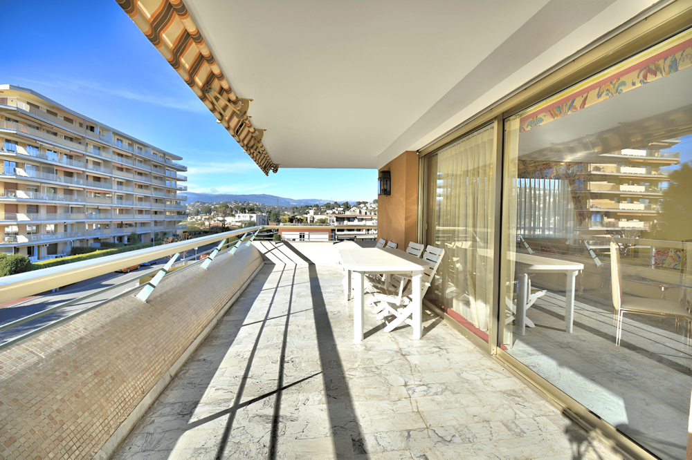 Baisse de Prix - 2 PIÈCES 55m2 - VUE MER & TERRASSE 37m2 - RÉSIDENCE MONTE CRISTO