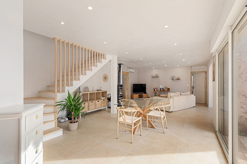 � vendre  Maison Saint-C�zaire-sur-Siagne (06530)