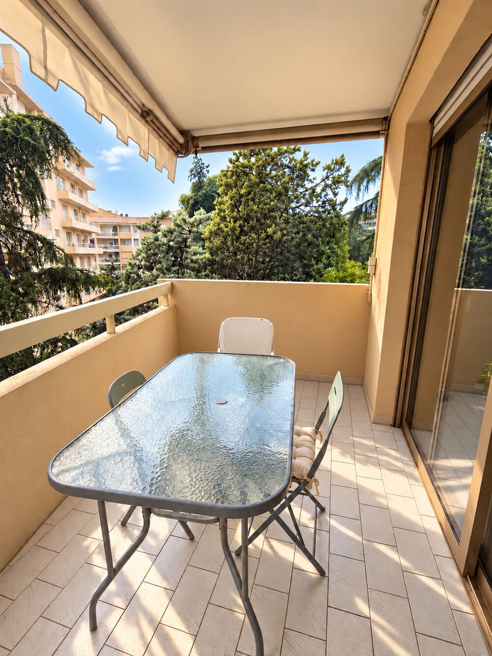 Vente Appartement BEAUX  ET GRAND 2 PIECES - ETAGES ELEVE, TERRASSE Cannes