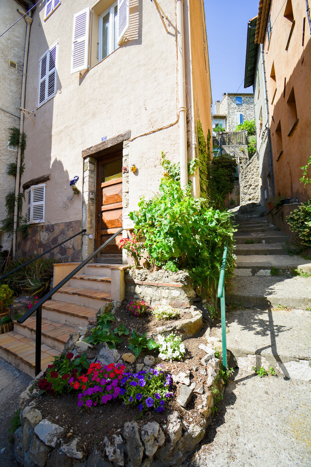 Au coeur du village de Villeneuve Loubet - Maison de village de 87 m2
