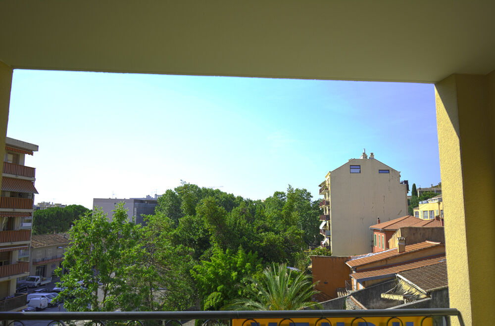 Vente Appartement Opportunité - Grand 2 pièces +bureau+box+cave Cagnes sur mer