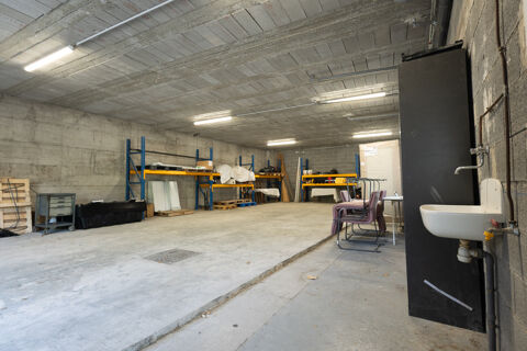   Opportunité   Local commercial / dépôt de plain-pied   Le Rouret 