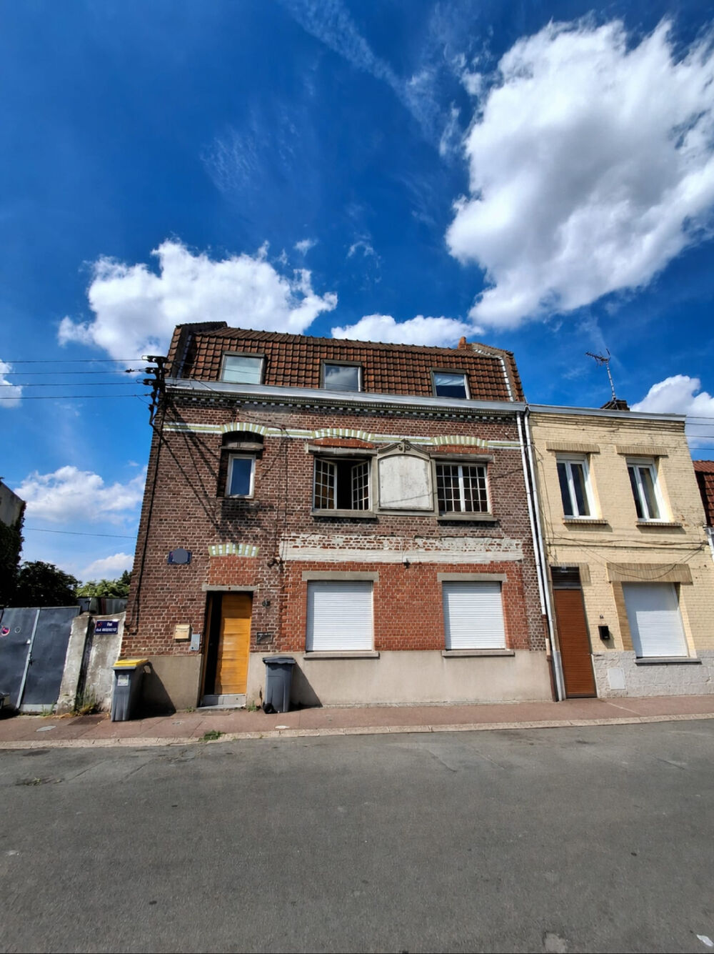   IMMEUBLE COMMERCIAL  150m2 - Travaux 