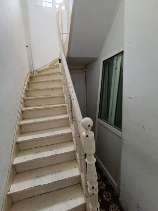 Immeuble à vendre 215 m²