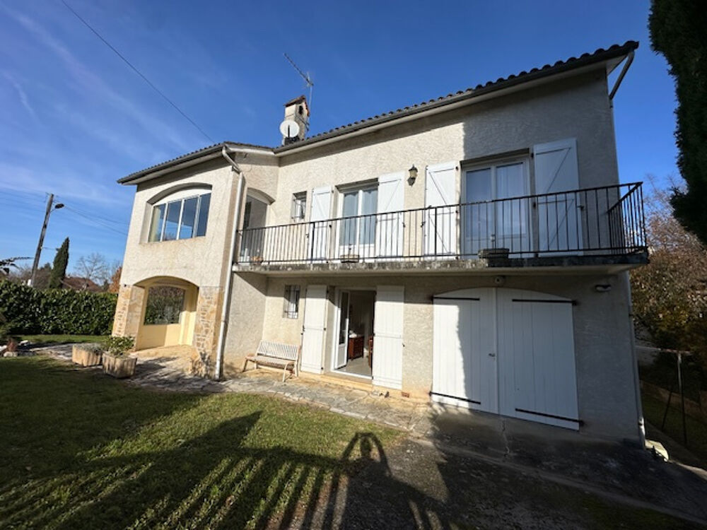 Vente Maison Maison d'habitation de type 7 avec garage et terrain - St Céré St cere