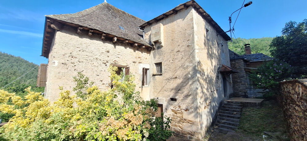Maison de caractère type 4, à rénover, avec grange