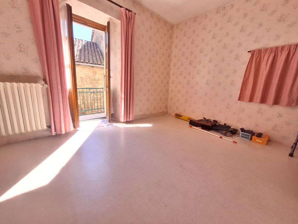 Maison de village type 2-3 centre Sousceyrac en Quercy
