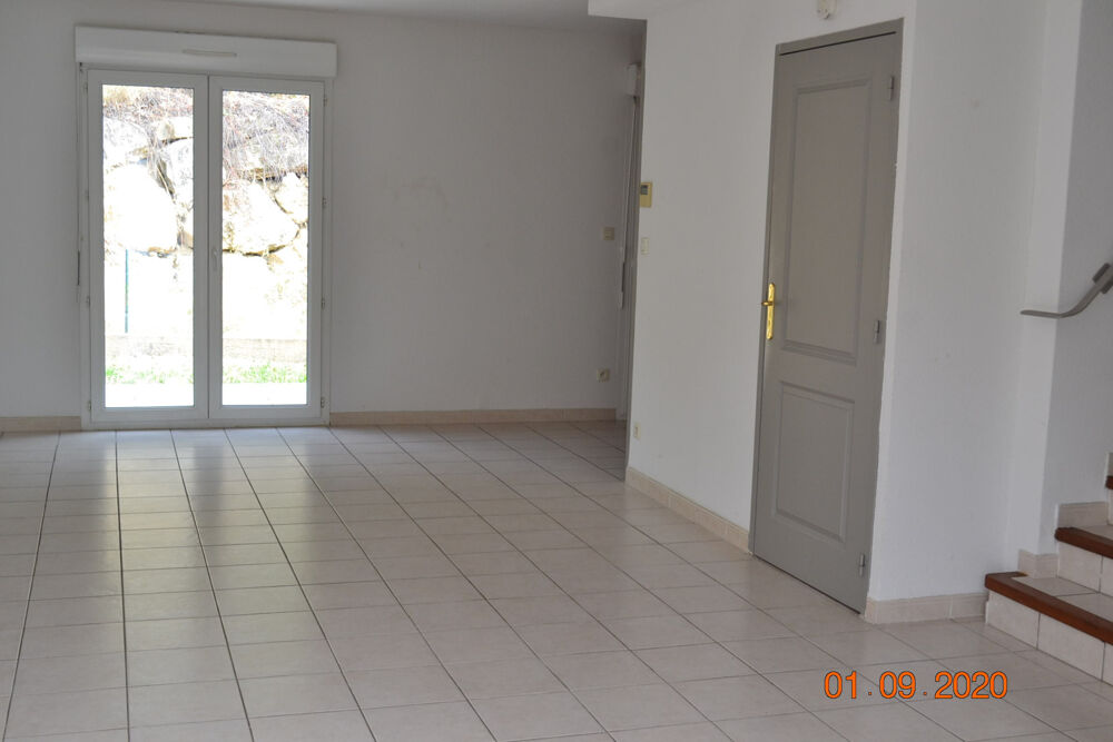 Location Maison Villa d'architecte 4 Pièces de 90 m2 Nebian