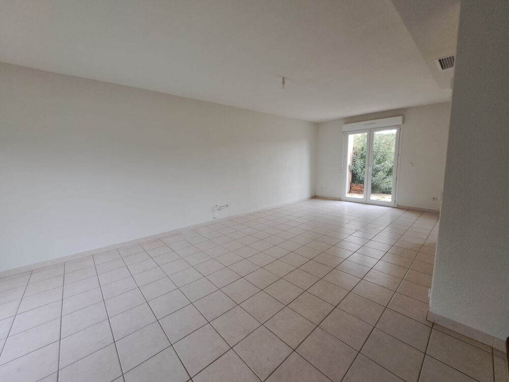 Location Maison Villa d'architecte 4 Pièces de 90 m2 Nebian