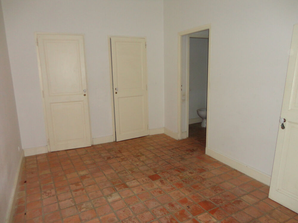 Location Appartement Grand appartement 2 Pièces rénové par un architecte Nimes