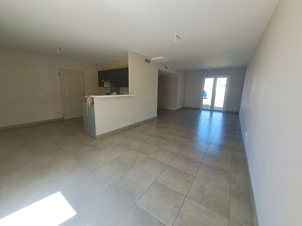 Location Maison  Maison d'architecte P4 Nebian