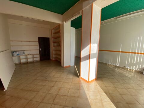 Local commercial en plein coeur de Vic en Bigorre 570 65500 Vic en bigorre