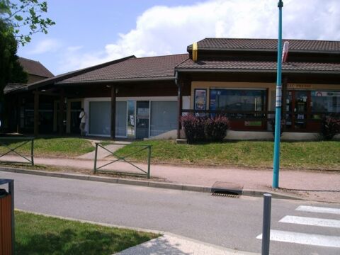 LOCAL COMMERCIAL 111 m² 95000 71400 Autun