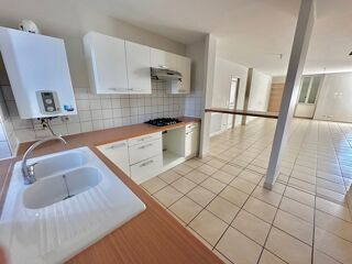  Immeuble � vendre 371 m� Cahors