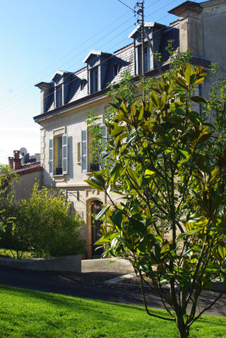  Maison  vendre 15 + pices 360 m