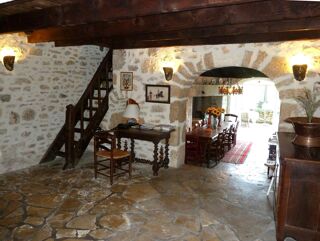  Maison � vendre 9 pi�ces 321 m�